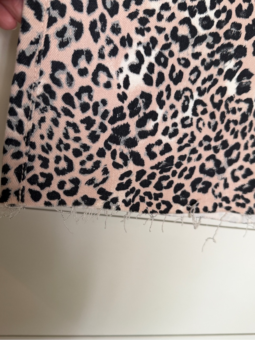 Express tan/black Leopard Print Mini Skirt with size 0 mid rise - Picture 4 of 5